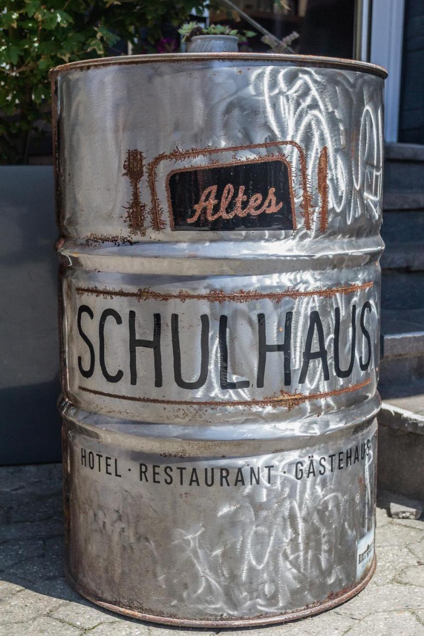 Altes Schulhaus Hotel เซลทิงเงน-อาคทิก ภายนอก รูปภาพ